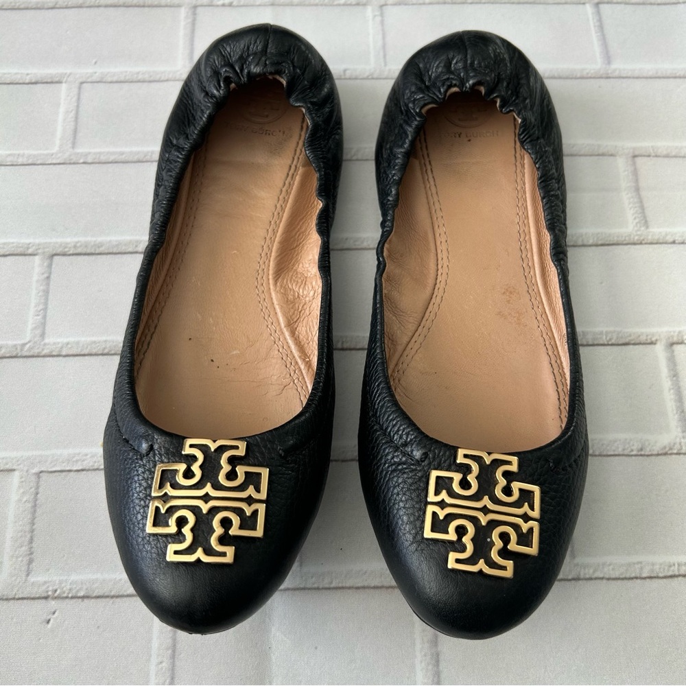 Tory Burch MELINDA black Leather Flats with Gold MEDALLION